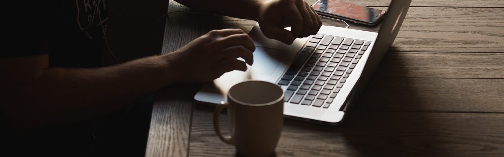 A imagem atual não possui texto alternativo. O nome do arquivo é: 1920x600_interna_contato.jpg